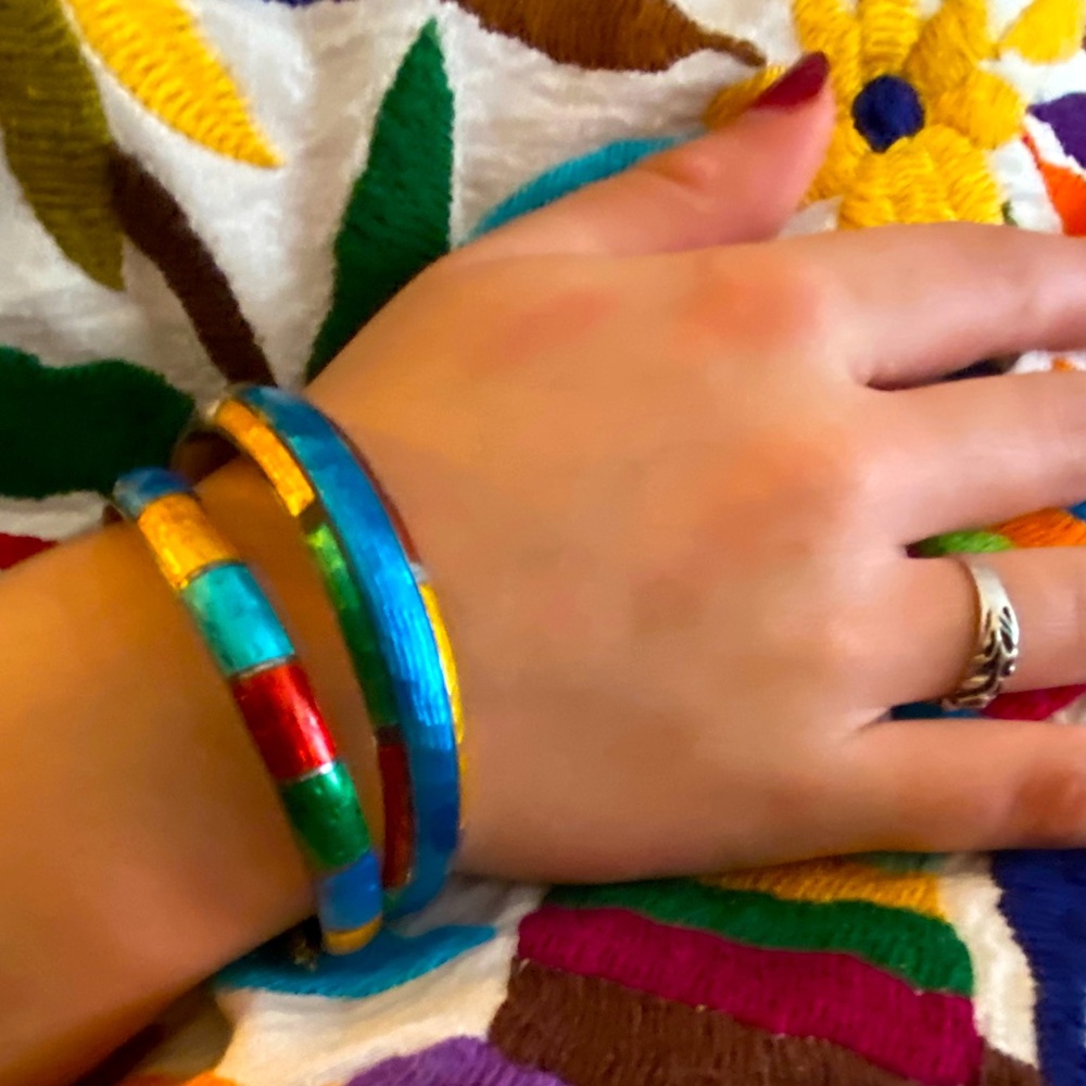 🌴Two Vintage multicolored enamel bangles